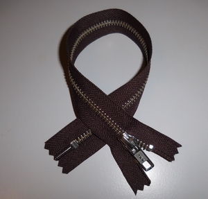 YKK Metal Zipper not-dividable 6mm/30cm, Brown 570